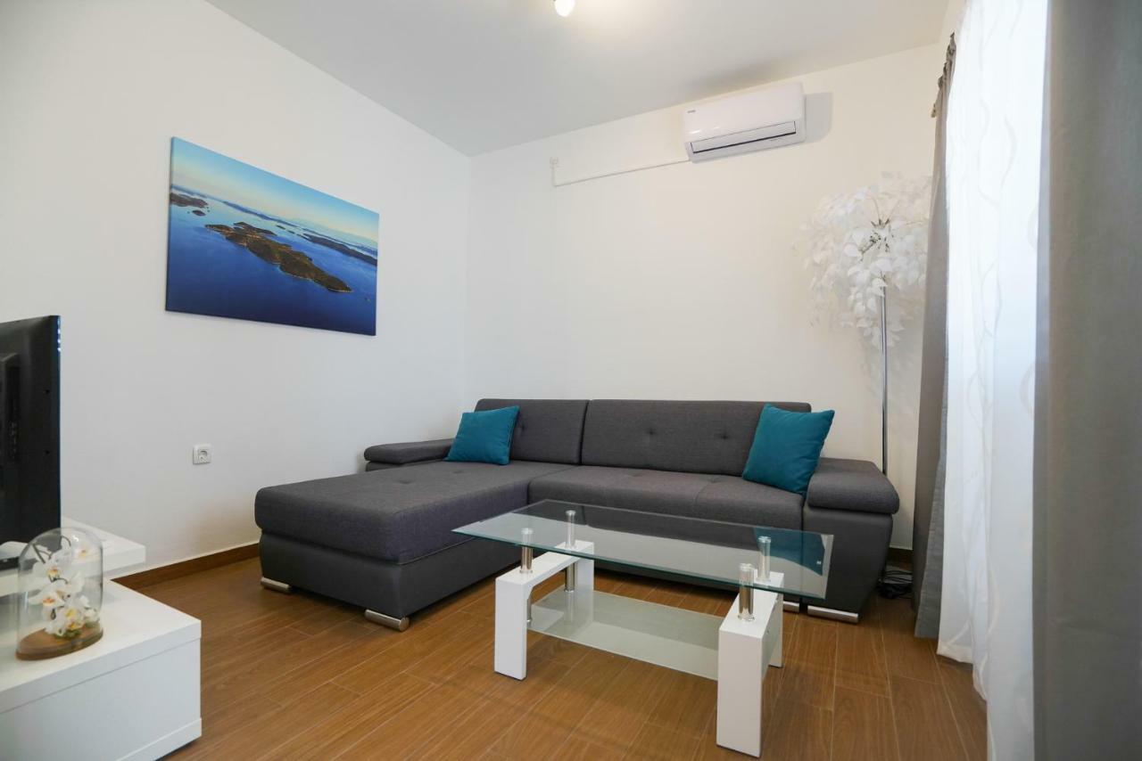TJ Apartment 1 Zadar Bagian luar foto