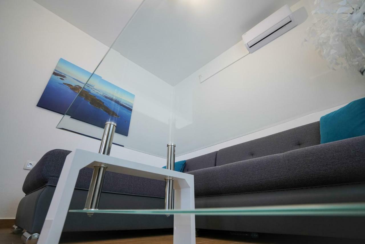 TJ Apartment 1 Zadar Bagian luar foto