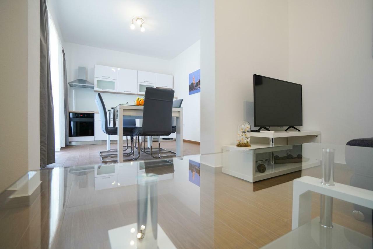 TJ Apartment 1 Zadar Bagian luar foto